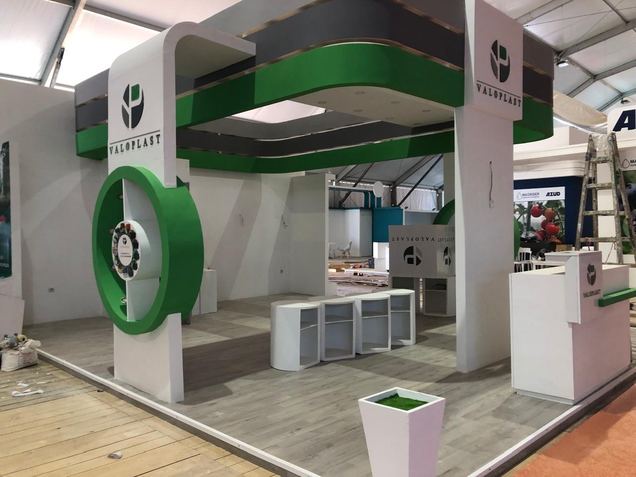 Stand avec écran LED haute luminosité SIAM